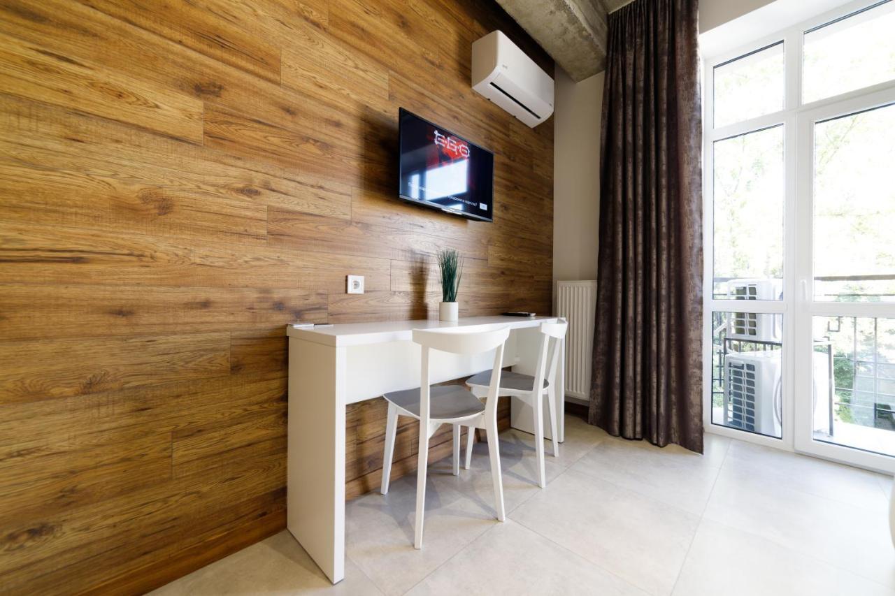 Lux Apartments Lviv Ngoại thất bức ảnh