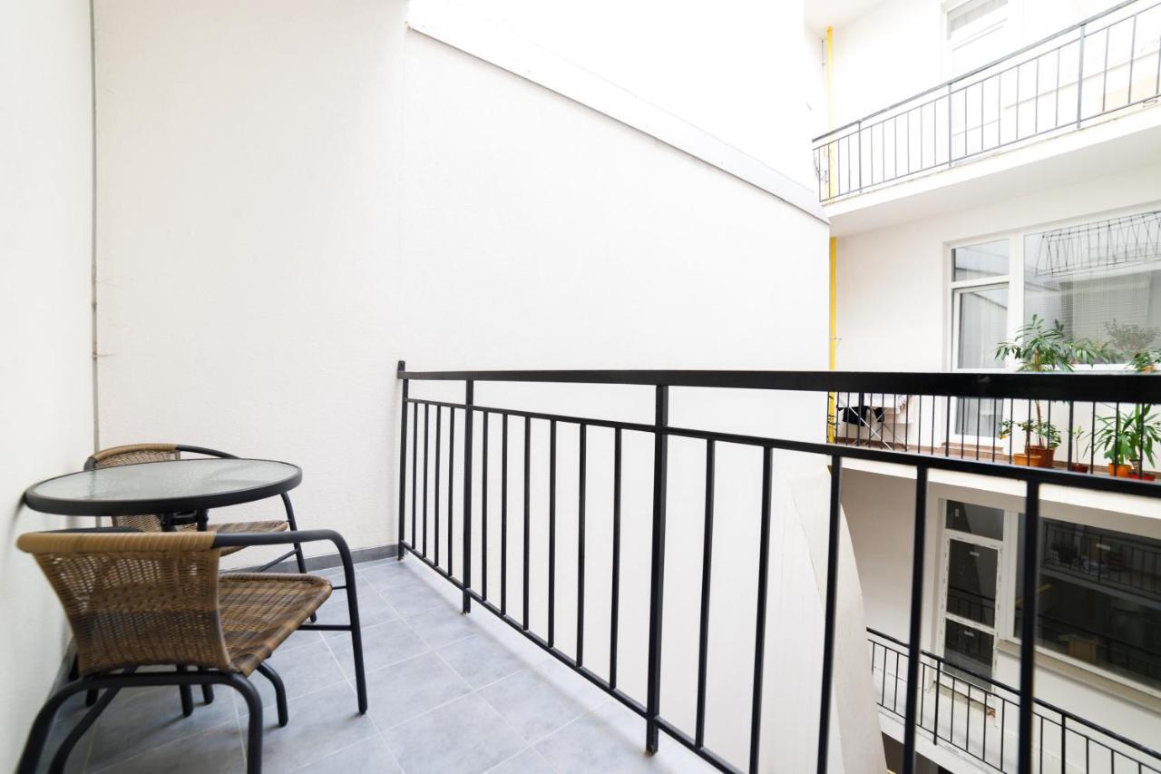 Lux Apartments Lviv Ngoại thất bức ảnh