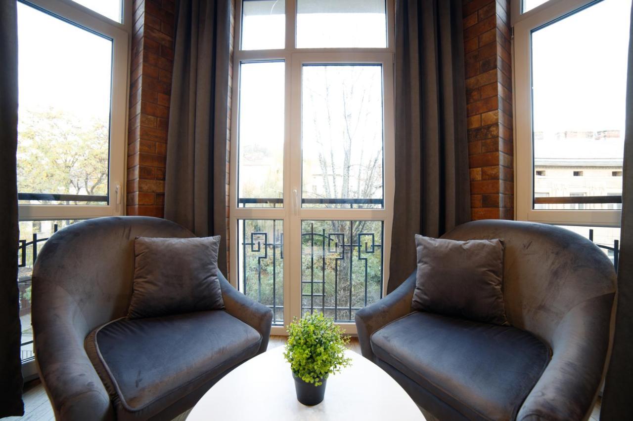 Lux Apartments Lviv Ngoại thất bức ảnh