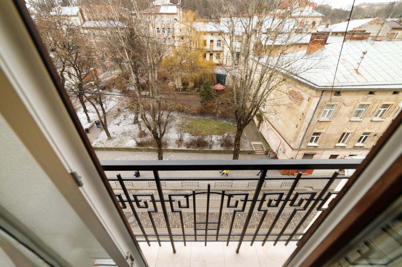 Lux Apartments Lviv Ngoại thất bức ảnh