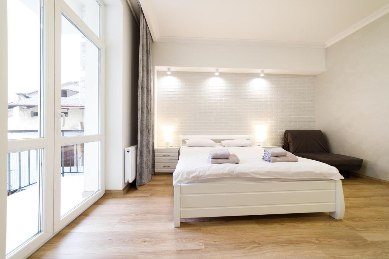 Lux Apartments Lviv Ngoại thất bức ảnh