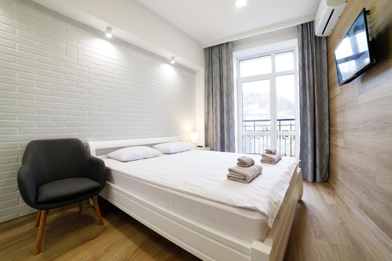 Lux Apartments Lviv Ngoại thất bức ảnh