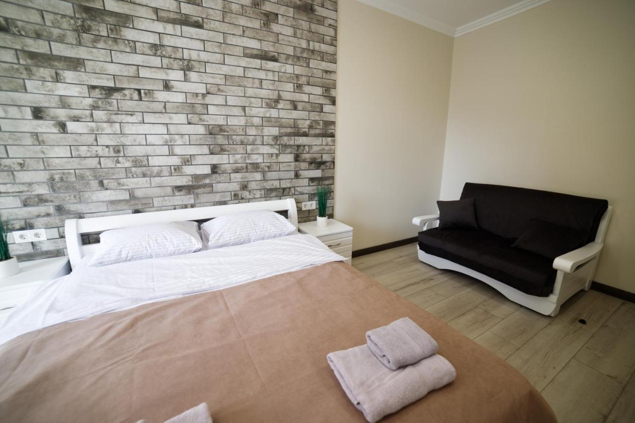 Lux Apartments Lviv Ngoại thất bức ảnh