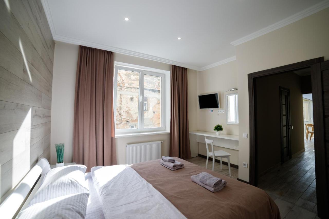Lux Apartments Lviv Ngoại thất bức ảnh