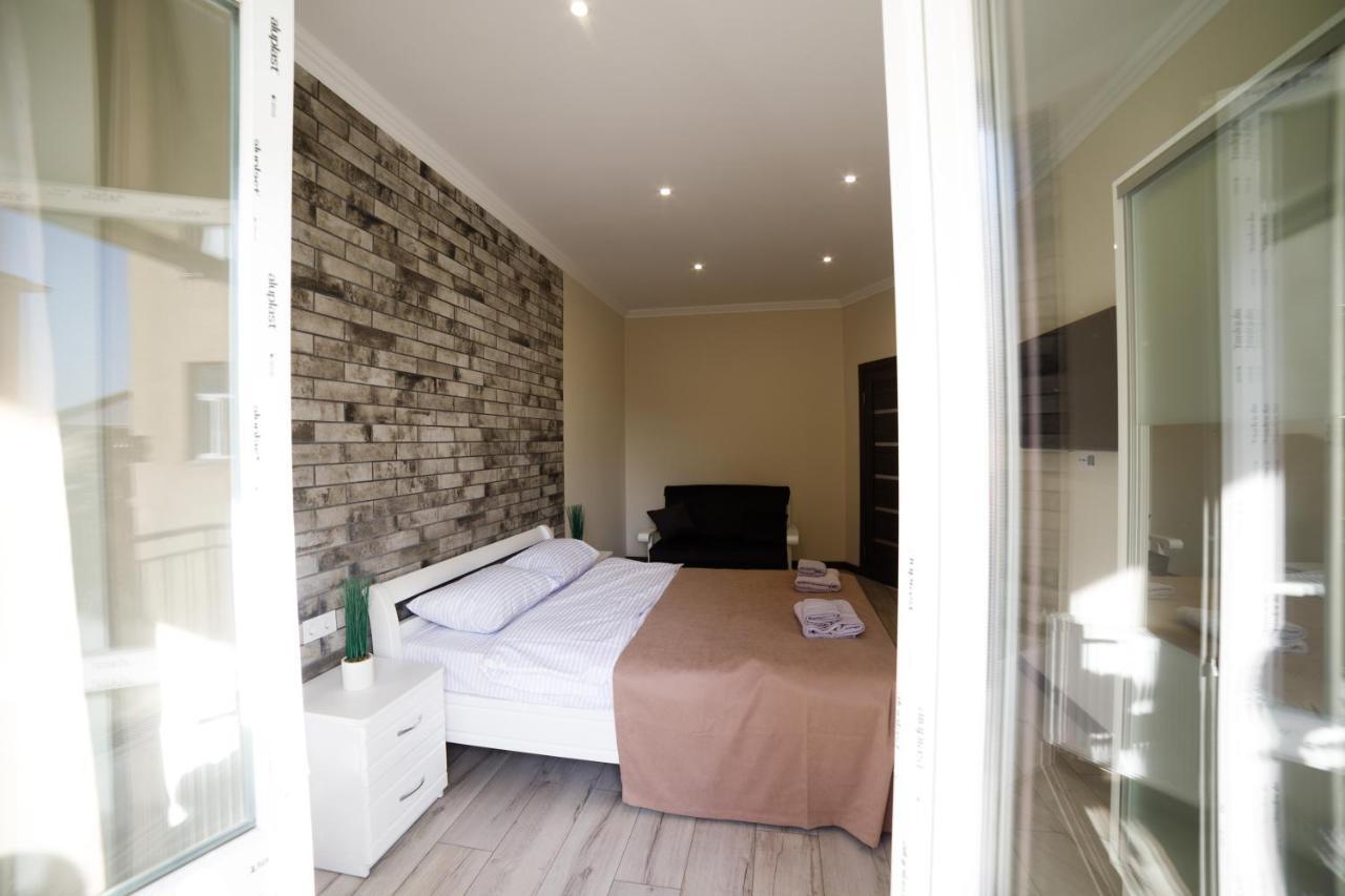 Lux Apartments Lviv Ngoại thất bức ảnh