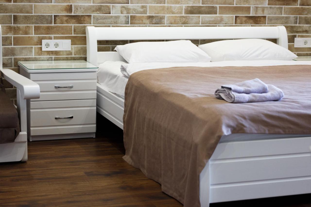 Lux Apartments Lviv Ngoại thất bức ảnh